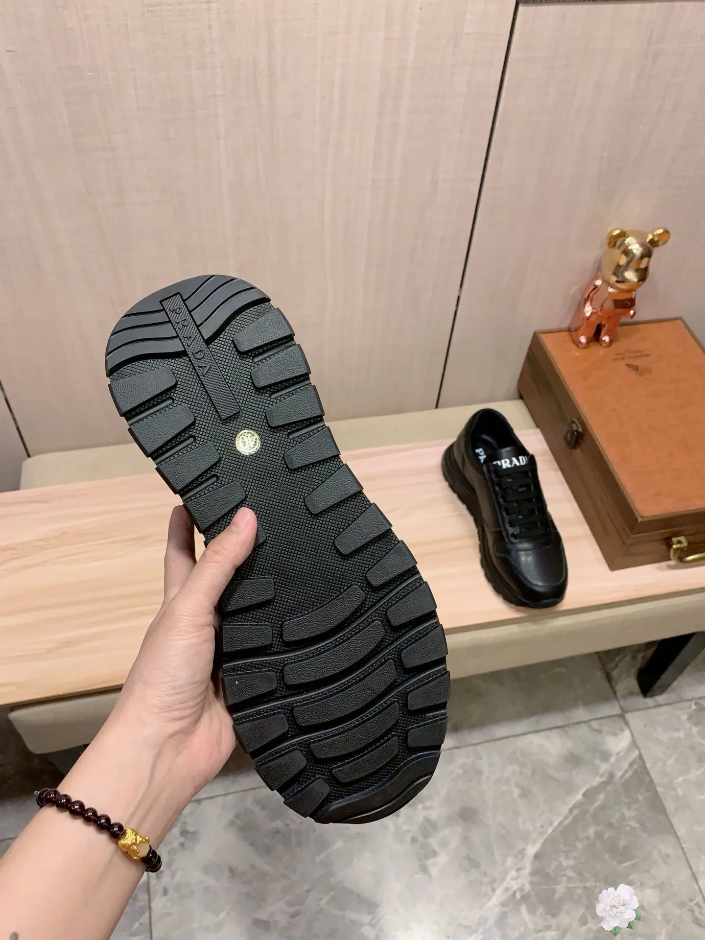 Men's Men's Shoes💰420💰💰🎩🎩[Lightning][Lightning] "PRADA*" The latest and most popular casual shoes, top brand [seduce] luxury~purchase, top~quality. [Strong] The upper is made of imported breathable cowhide with material ➕ breathable sheepskin feet (•) and fine workmanship. The original stylish and stylish soft rubber wear-resistant and non-slip outsole is light and comfortable on the feet. The real thing looks better when photographed. 085: code: 38-44, 3️⃣ colors selected